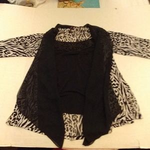 Judith black and white elbow sleeve shirt